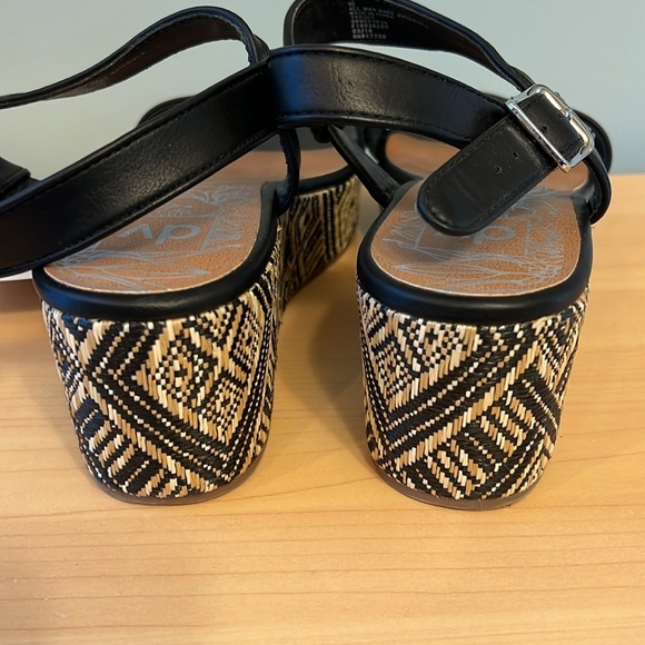 Dolce Vita Brynn Wedge Sandal Size 9.5 Women - Picture 7 of 7